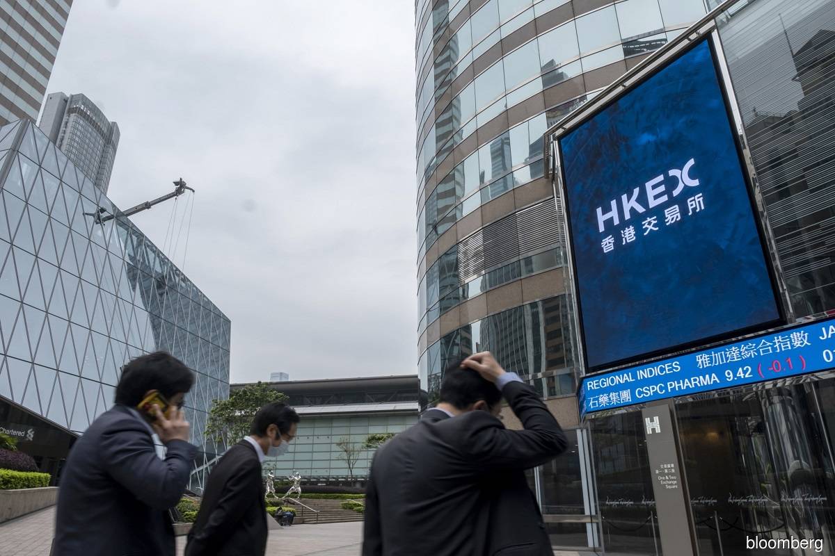 Hong Kong court finds former bourse executive not guilty of graft